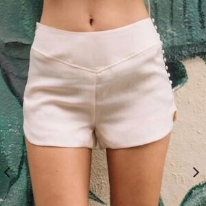 Are You Am I Kaede Silk Shorts in Ivory White size Medium